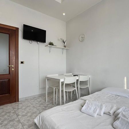 Corso Novara - 8 Posti Letto E Self Check-In Vicino La Stazione Centrale Di Napoli Eksteriør billede