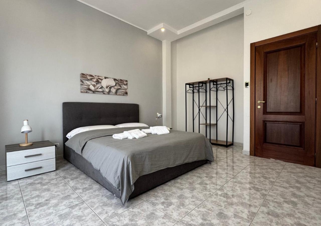 Corso Novara - 8 Posti Letto E Self Check-In Vicino La Stazione Centrale Di Napoli Eksteriør billede